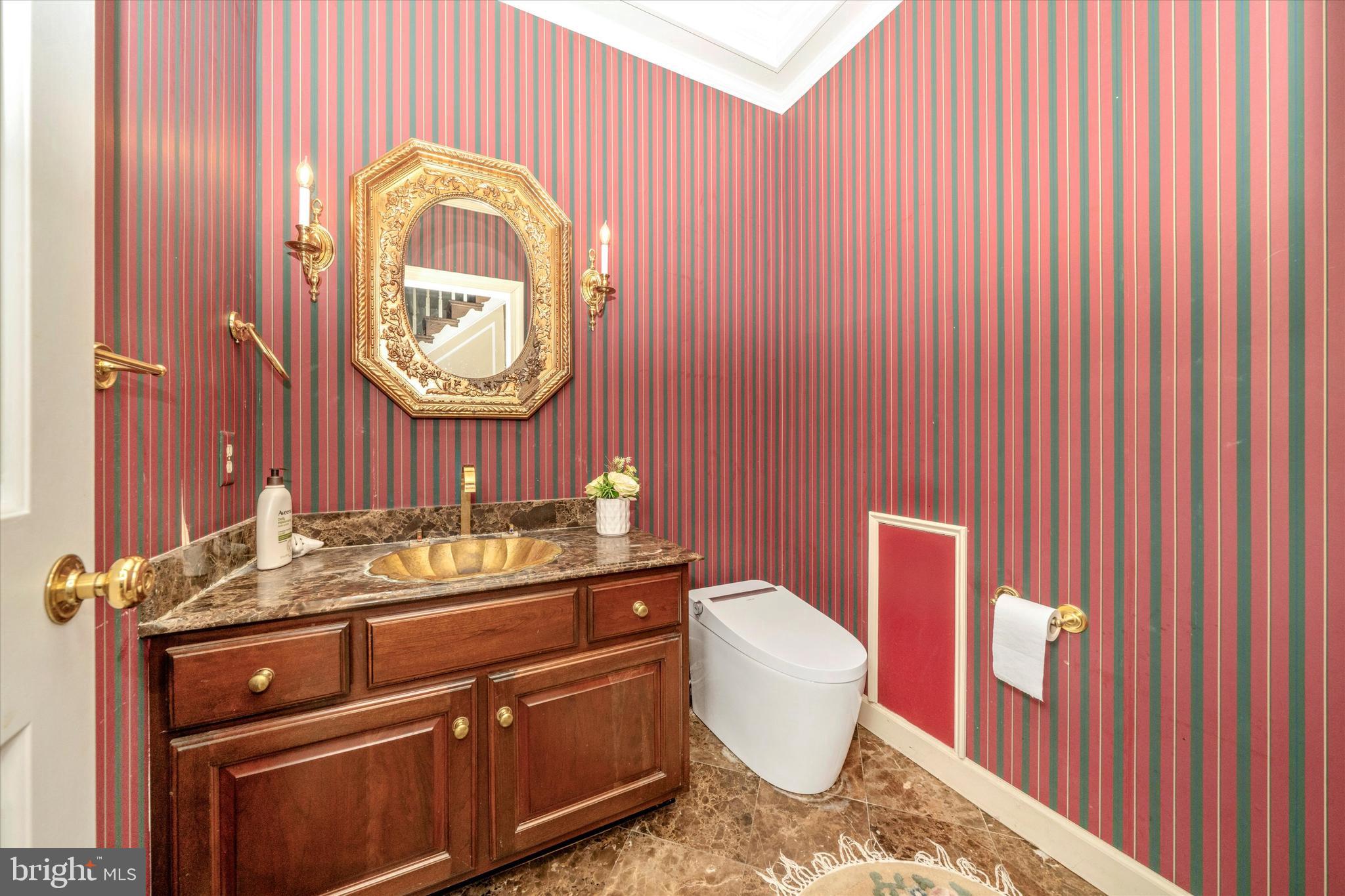 12929 Esworthy Road North Potomac, MD 20878 - Photo 17 of 42 Main level powder room