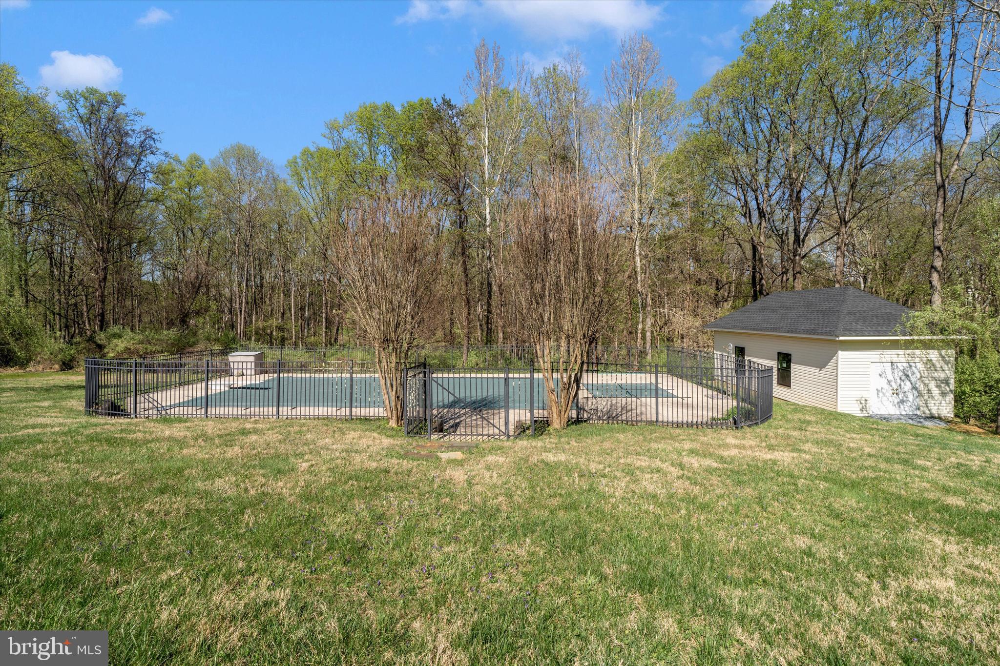 12929 Esworthy Road North Potomac, MD 20878 - Photo 37 of 42 Pool