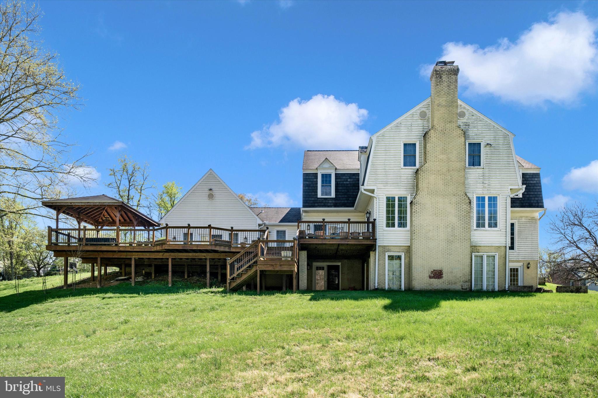 12929 Esworthy Road North Potomac, MD 20878 - Photo 38 of 42 Back deck
