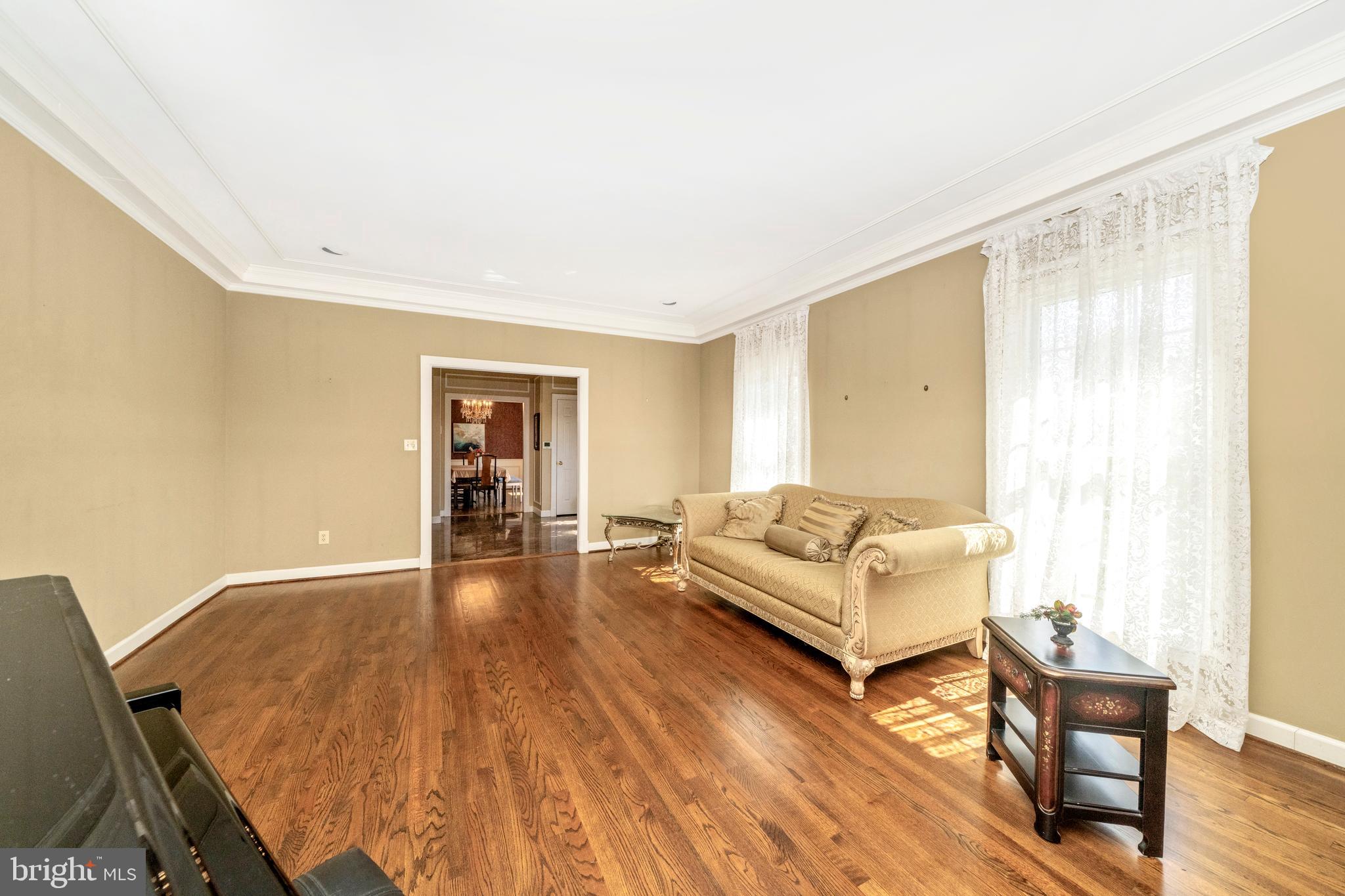 12929 Esworthy Road North Potomac, MD 20878 - Photo 8 of 42 Formal living room
