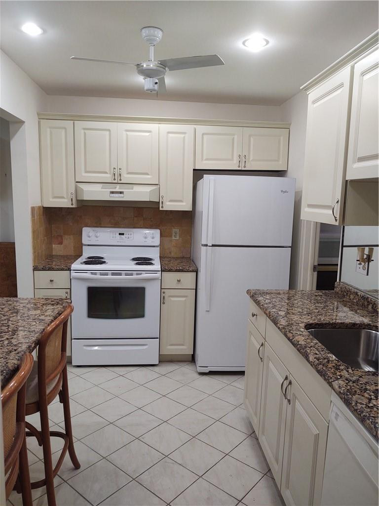 7200 Northwest 2nd Avenue, Unit 28 Boca Raton, FL 33487 - Photo 3 of 19 Photo 3