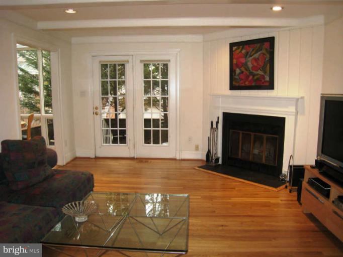 8312 Rising Ridge Way Bethesda, MD 20817 - Photo 14 of 29 Family Room View 2