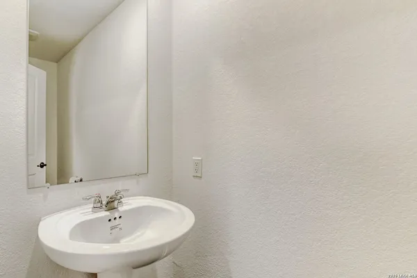 $1,650 | 6047 Sliding Way, Von Ormy, TX 78073