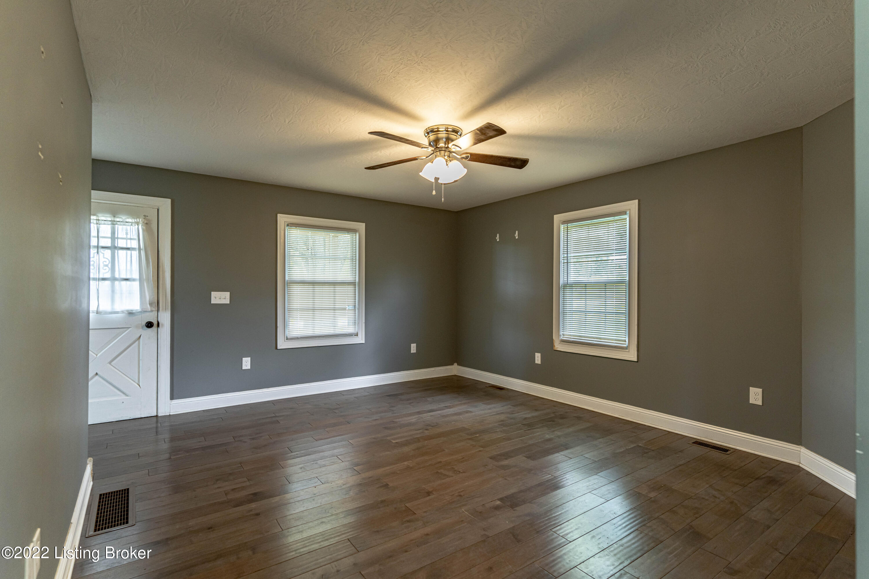 6129 Mackville Road Springfield, KY 40069 - Photo 5 of 60 DSC08043