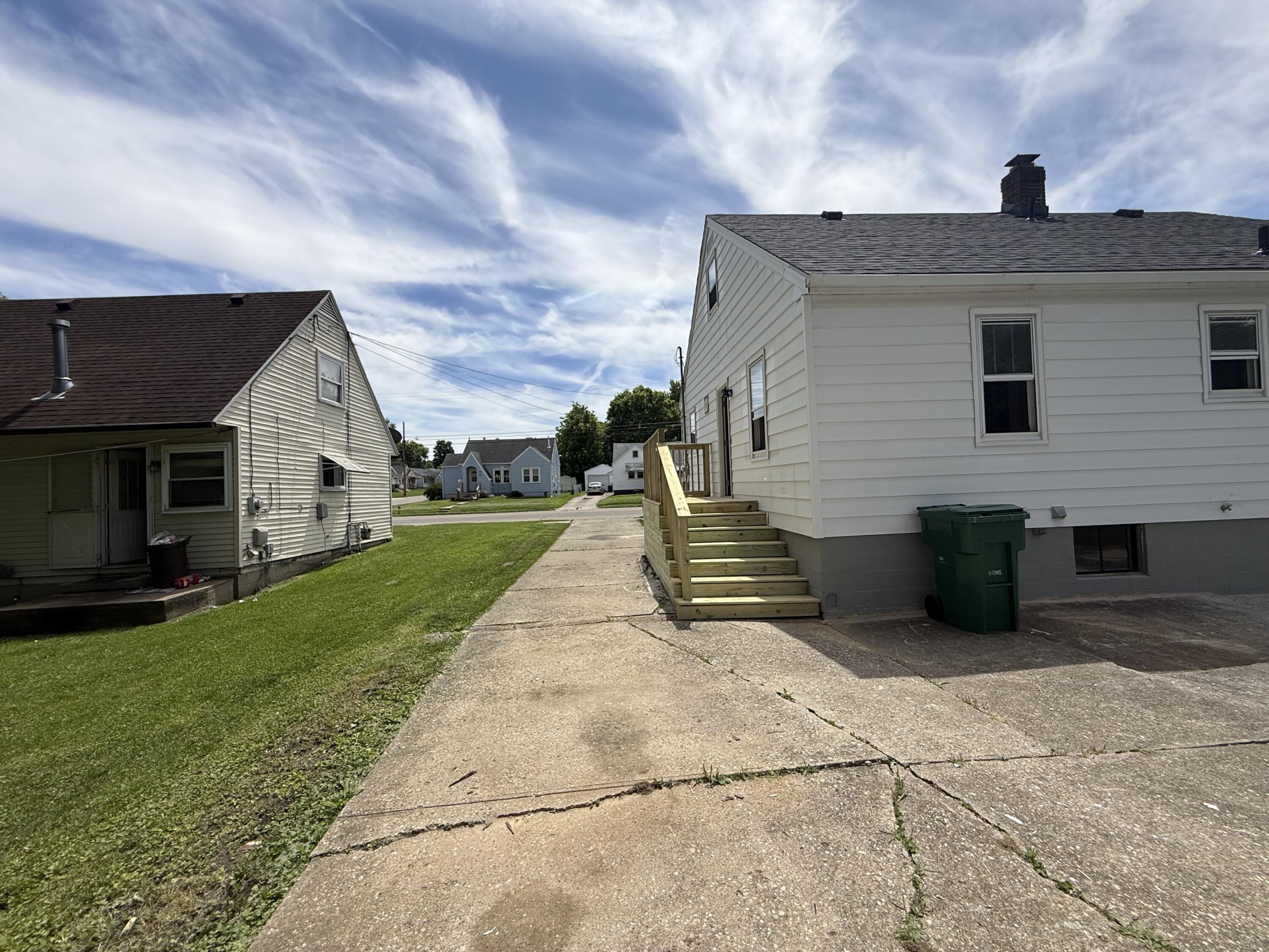 2222 Kenton Street Springfield, OH 45505 - Photo 2 of 30