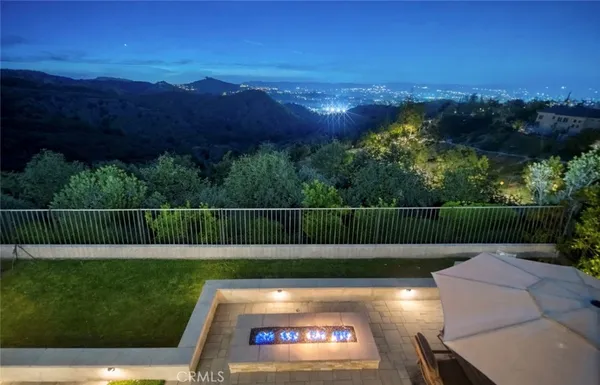 $1,945,000 | 22535 Blueridge Court, Calabasas, CA 91302