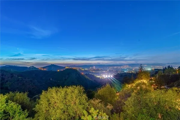 $1,945,000 | 22535 Blueridge Court, Calabasas, CA 91302