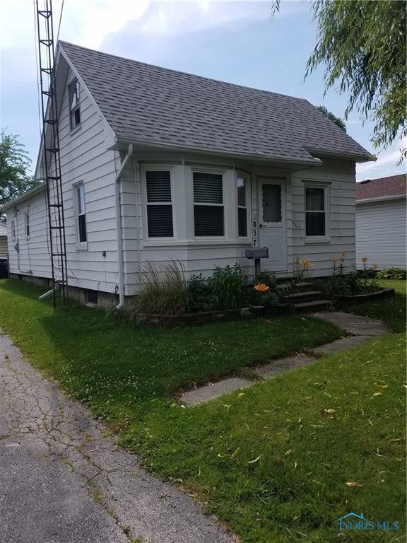 837 Mambrino Road Oregon, OH 43616 - Photo 2 of 10 Gallery Image 2