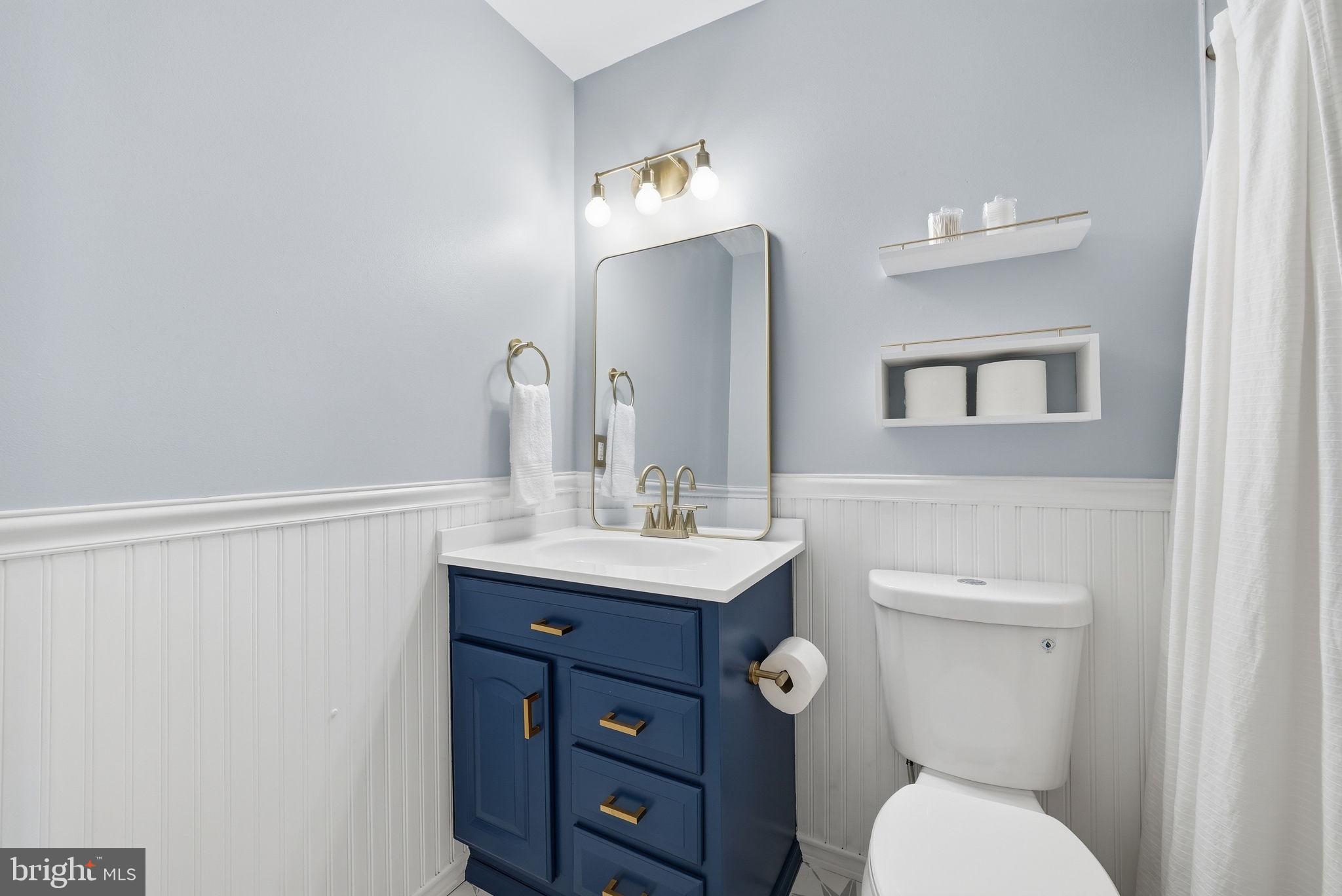 1811 Cranberry Lane Reston, VA 20191 - Photo 23 of 36 Main Level Renovated Bathroom