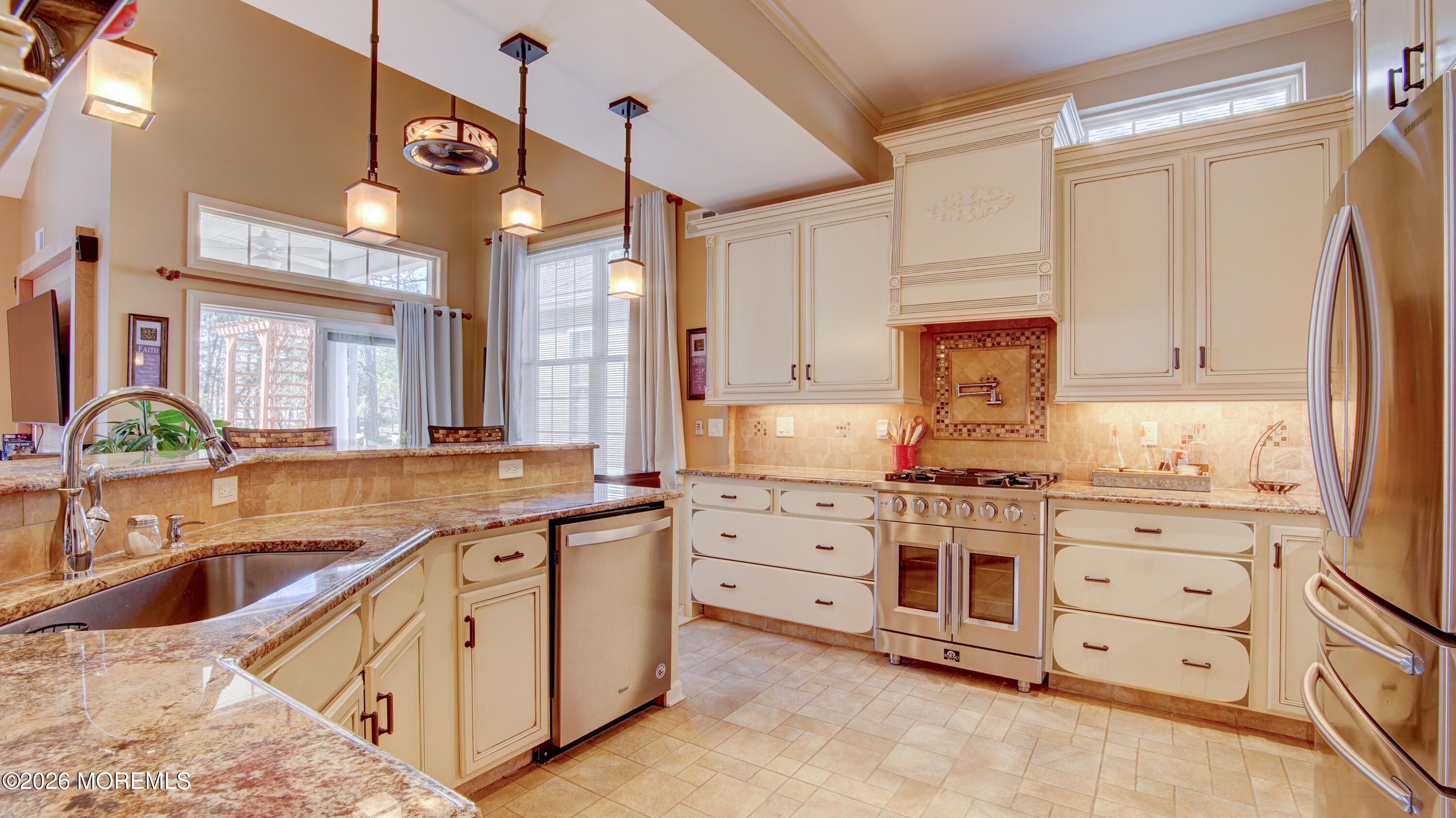 22 Crooked Stick Road Jackson, NJ 08527 - Photo 26 of 45 Kitchen w/custom cabinetry