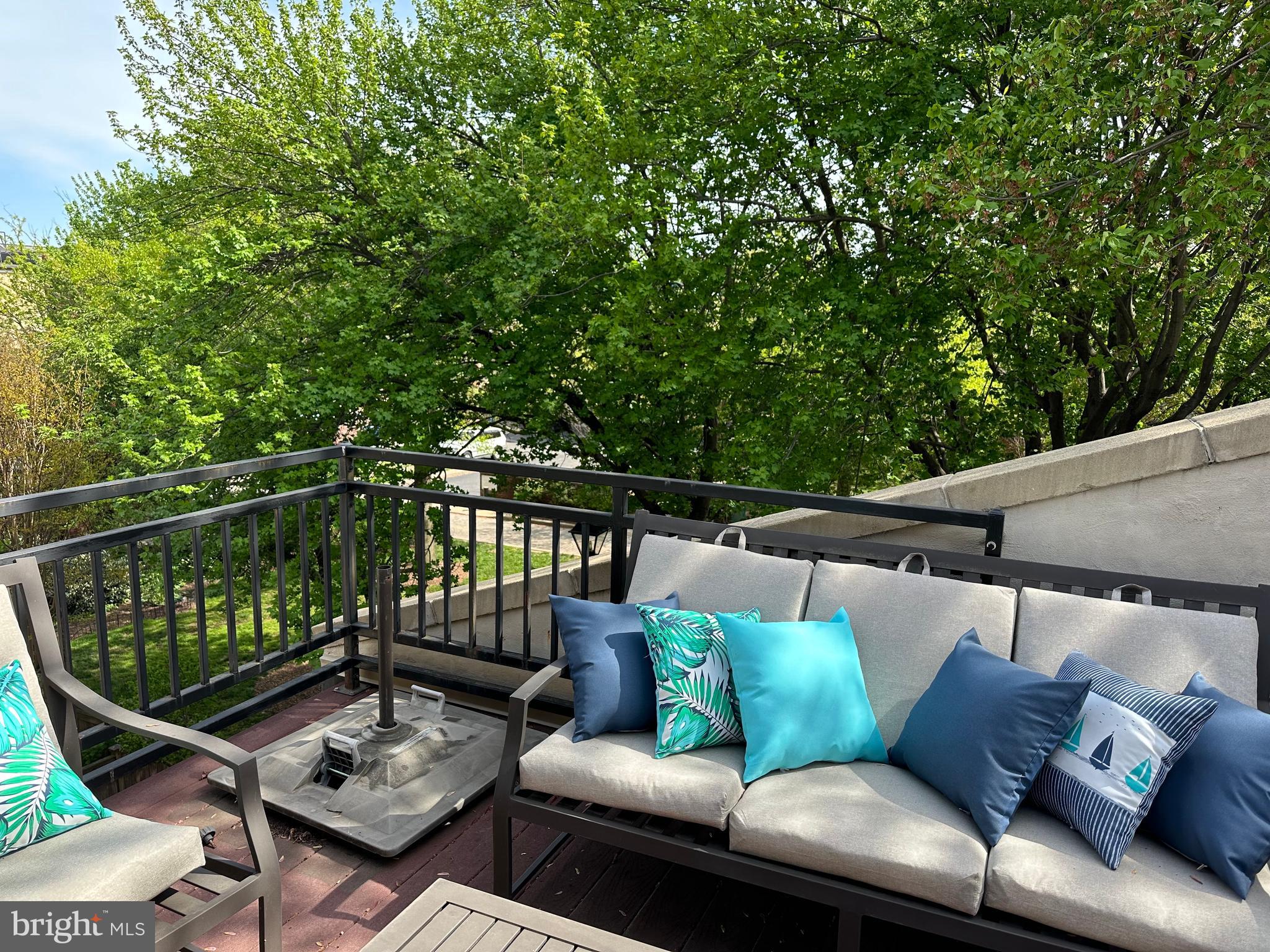 115 West Lee Street Baltimore, MD 21201 - Photo 35 of 71 Deck off family room