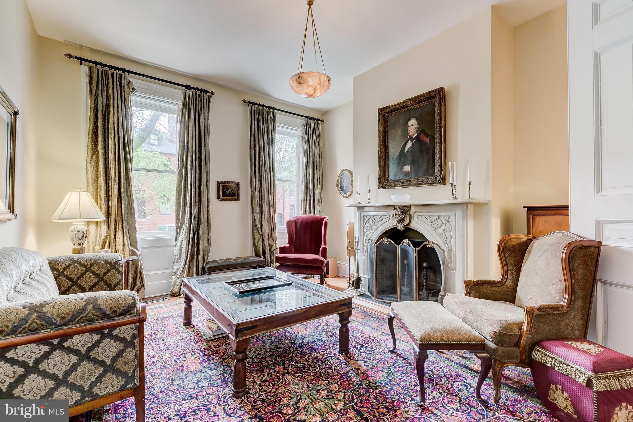 115 West Lee Street Baltimore, MD 21201 - Photo 5 of 71 Living Room
