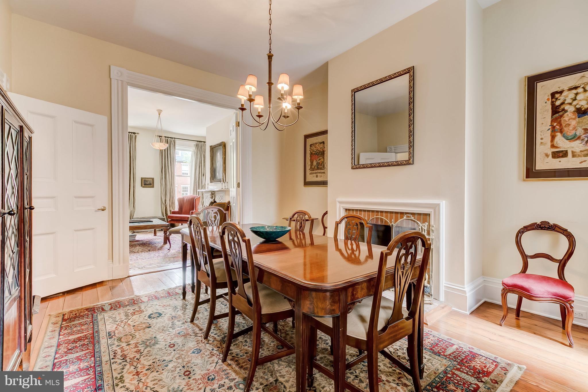 115 West Lee Street Baltimore, MD 21201 - Photo 7 of 71 Living Room