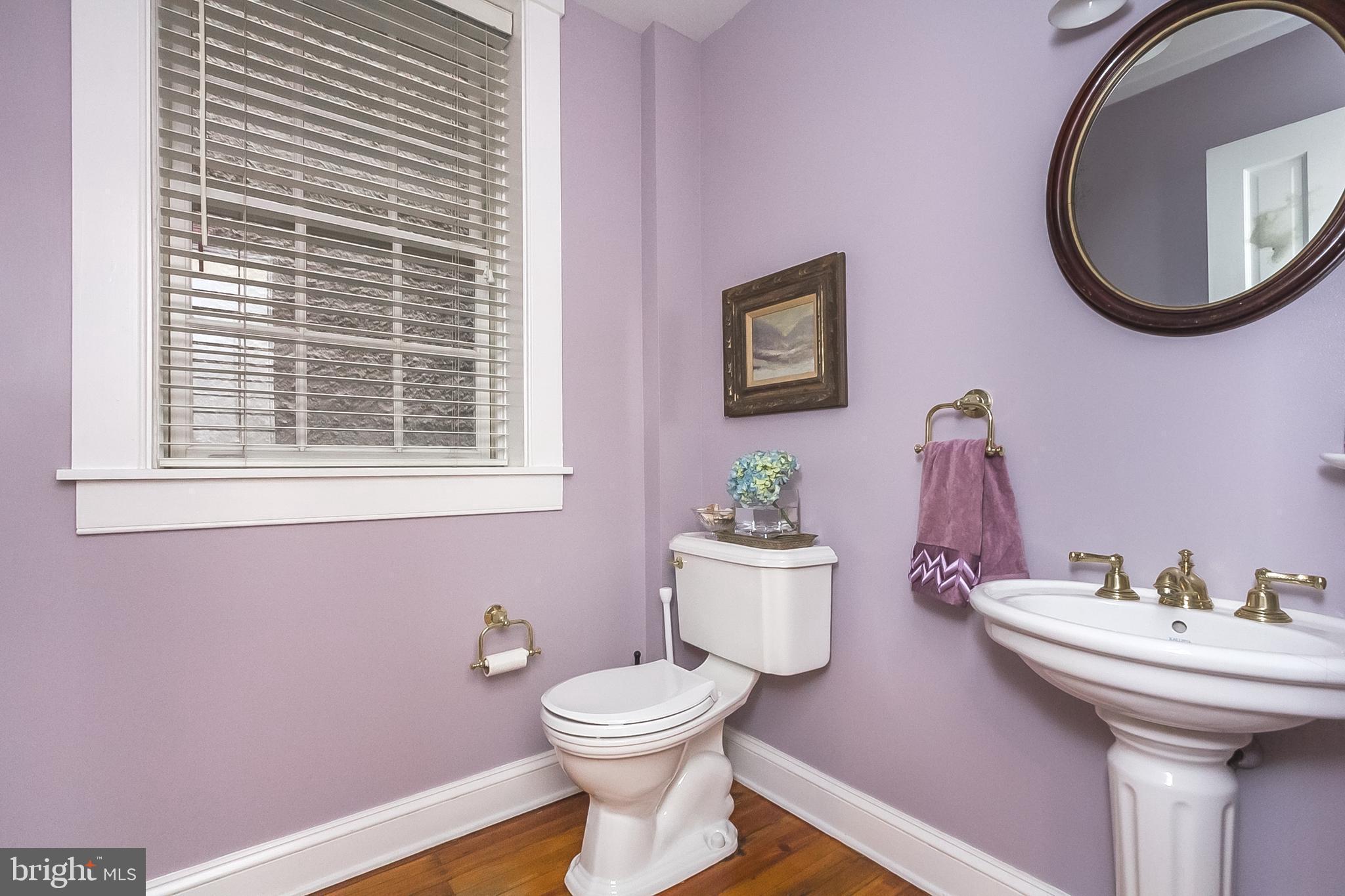 115 West Lee Street Baltimore, MD 21201 - Photo 10 of 71 Main level powder room