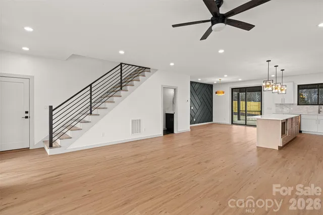 $750,000 | 6 Scott Mdws Drive, Unit 33, Asheville, NC 28806