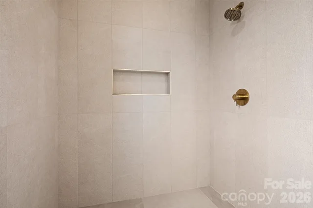 $750,000 | 6 Scott Mdws Drive, Unit 33, Asheville, NC 28806