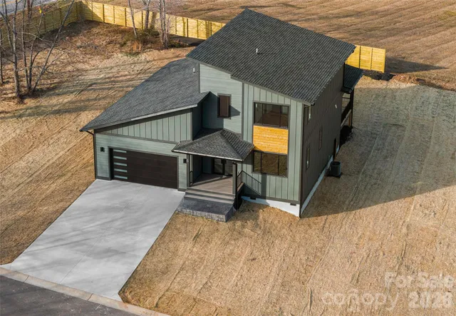 $750,000 | 6 Scott Mdws Drive, Unit 33, Asheville, NC 28806