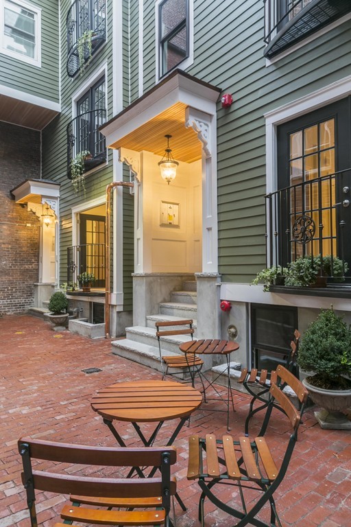 3 Walsh Place Boston, MA 02113 - Photo 3 of 23 Gallery Image 3