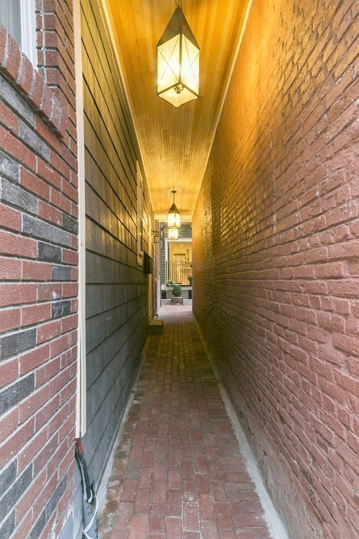 3 Walsh Place Boston, MA 02113 - Photo 4 of 23 Gallery Image 4