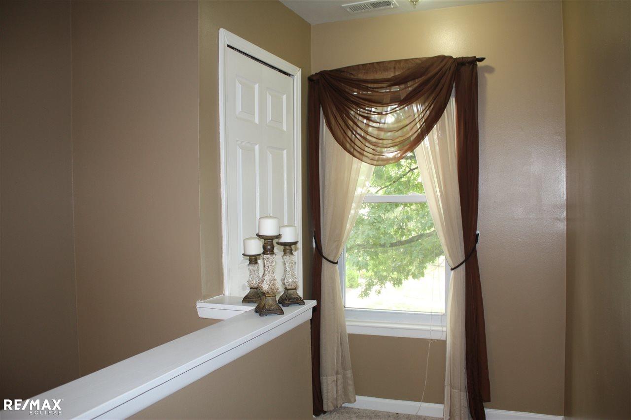 1519 Porter Circle Rochester, MI 48307 - Photo 8 of 23 31354731-7.JPG