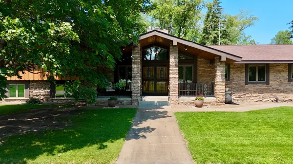 $574,900 | 1063 County Road 134, St. Cloud, MN 56303