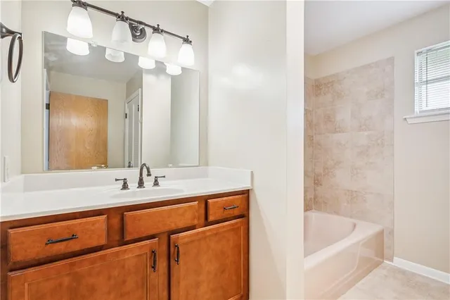 $3,000 | 321 West Harrison Avenue, Unit UPPR, New Orleans, LA 70124