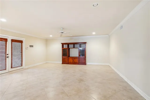 $3,000 | 321 West Harrison Avenue, Unit UPPR, New Orleans, LA 70124