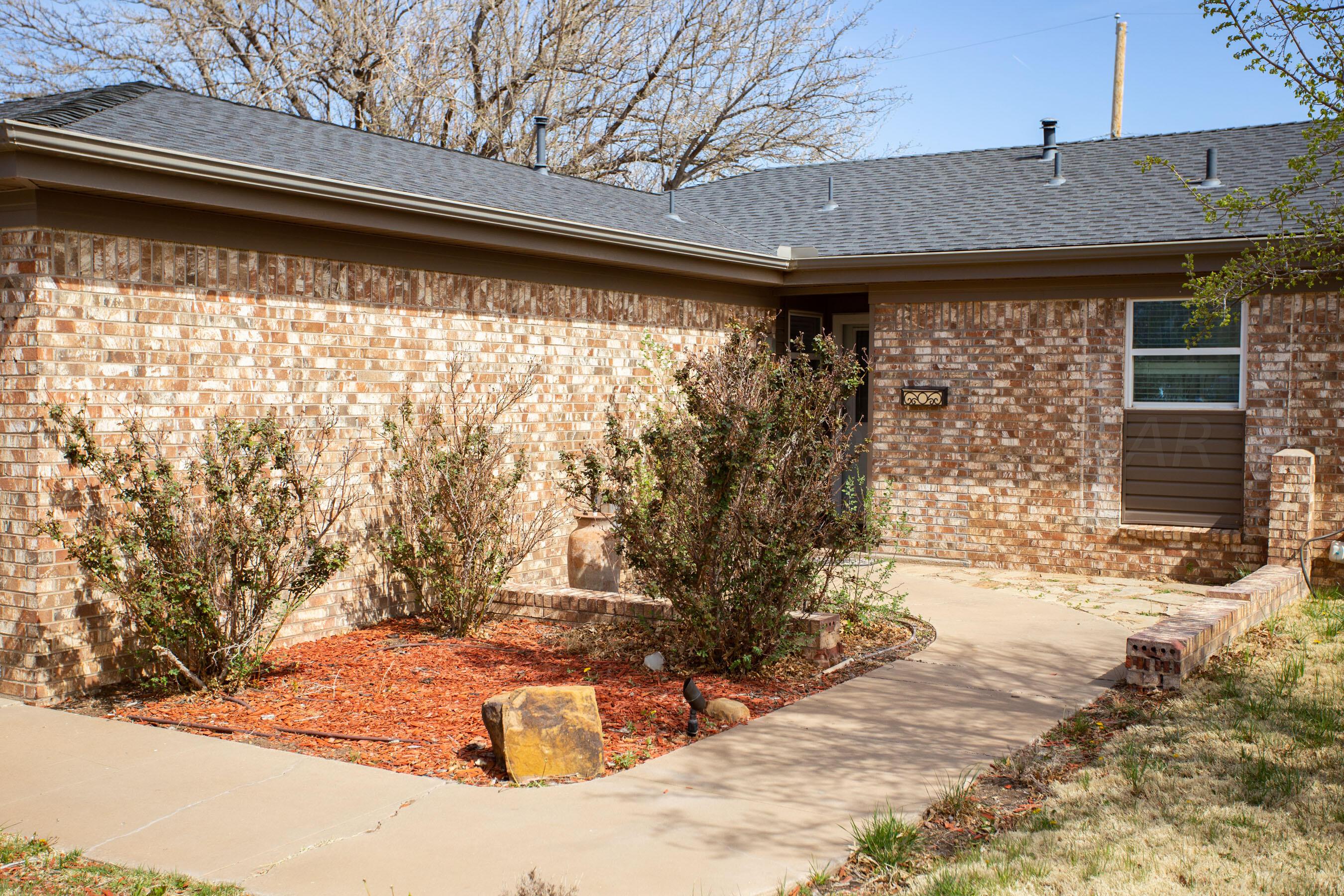 5111 Royce Drive Amarillo, TX 79110 - Photo 3 of 27 27
