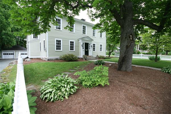52 Salem Street Andover, MA 01810 - Photo 20 of 21 a front view of a house with garden