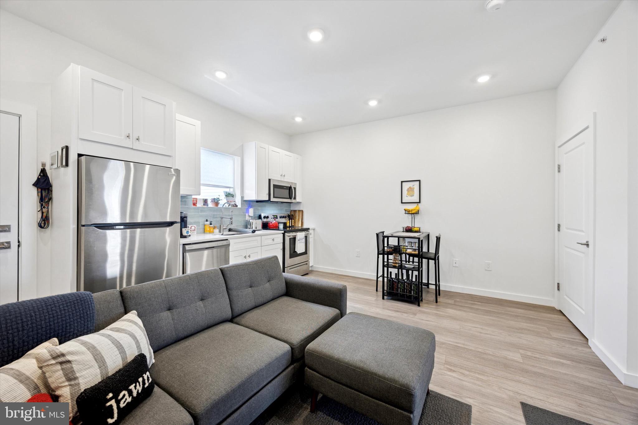 1617-19 Ridge Avenue, Unit D Philadelphia, PA 19130 - Photo 3 of 21