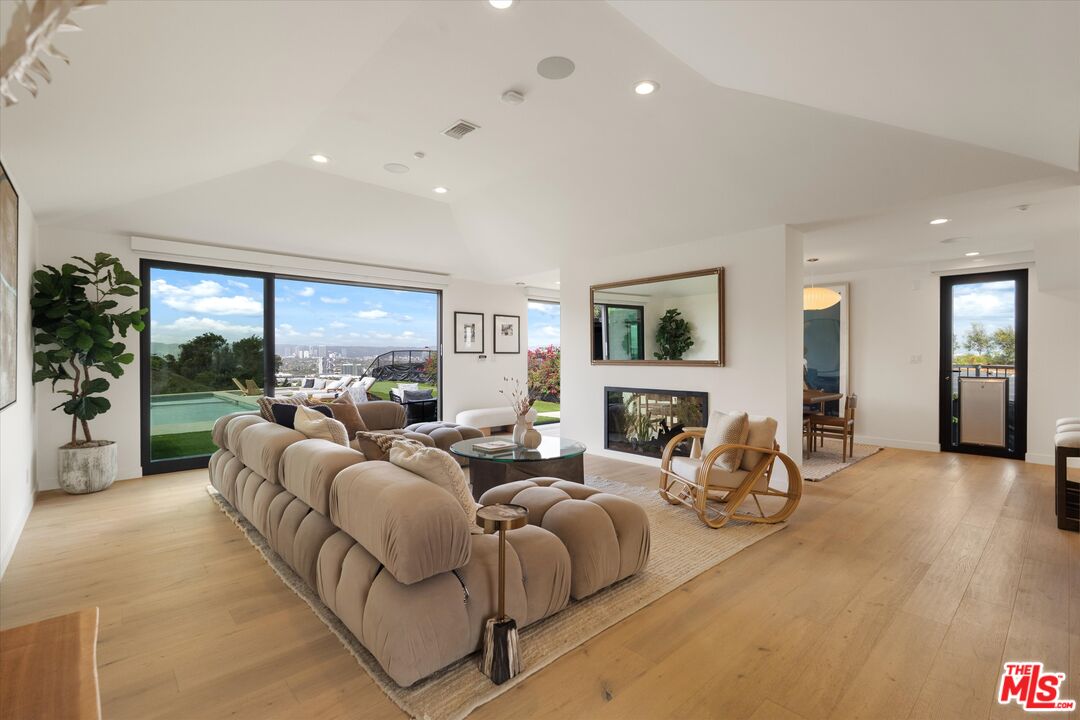 5255 Veronica Street Los Angeles, CA 90008 - Photo 17 of 75