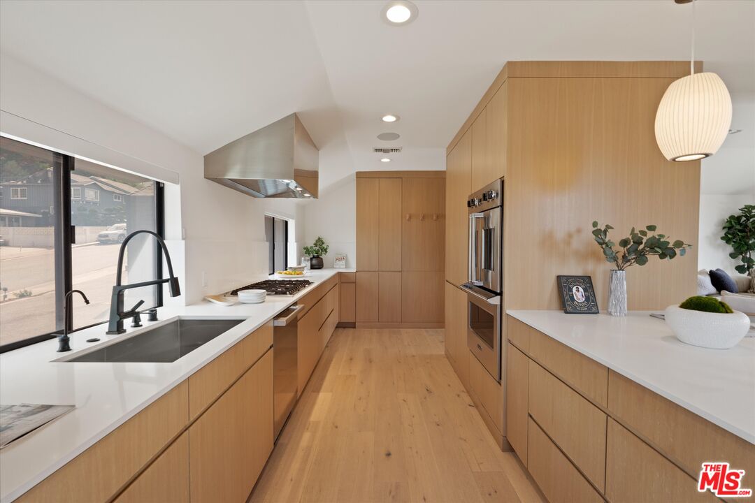 5255 Veronica Street Los Angeles, CA 90008 - Photo 32 of 75