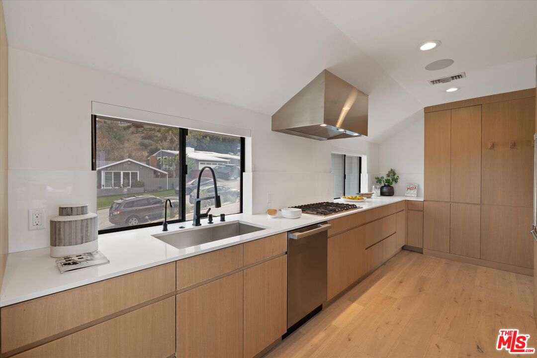 5255 Veronica Street Los Angeles, CA 90008 - Photo 33 of 75