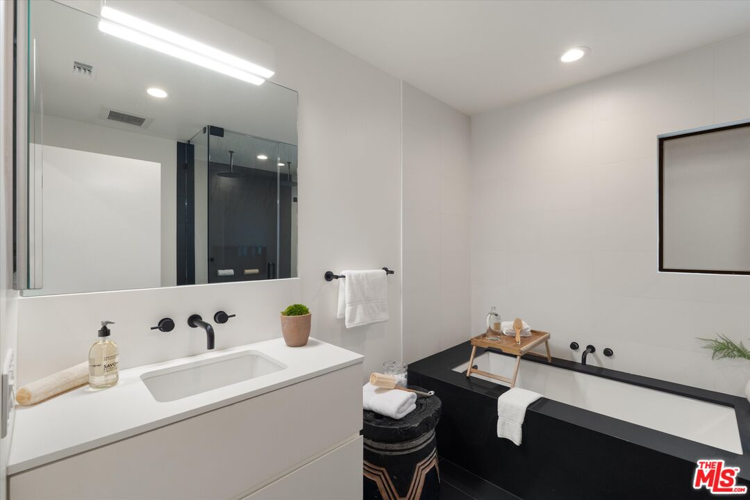 5255 Veronica Street Los Angeles, CA 90008 - Photo 44 of 75