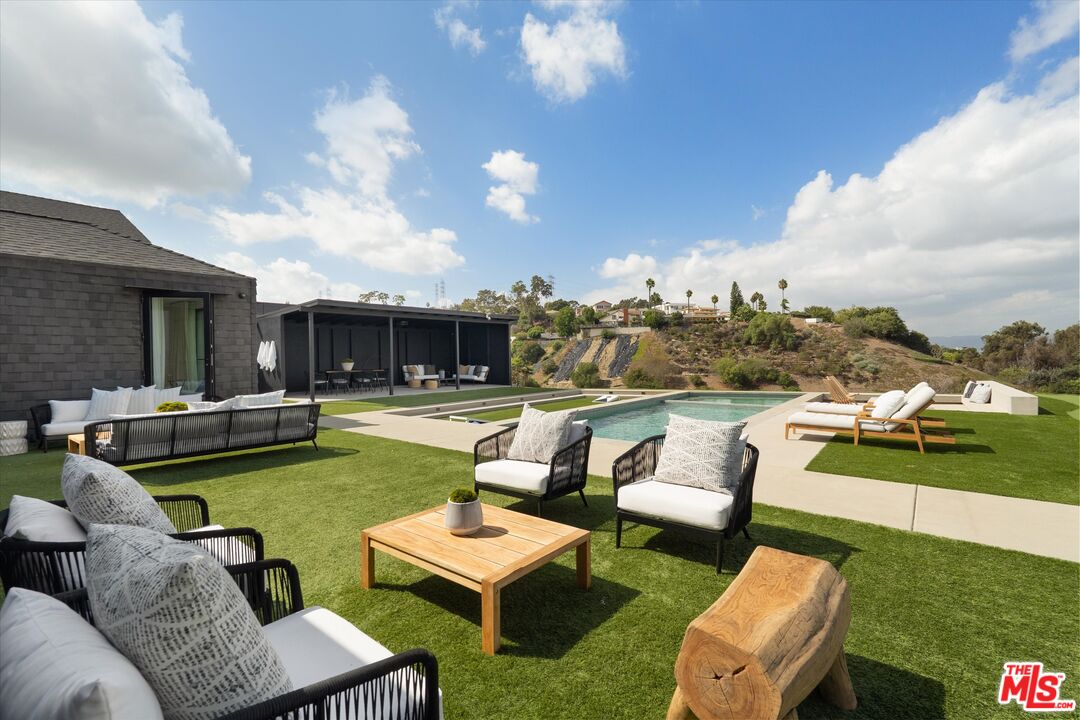 5255 Veronica Street Los Angeles, CA 90008 - Photo 10 of 75