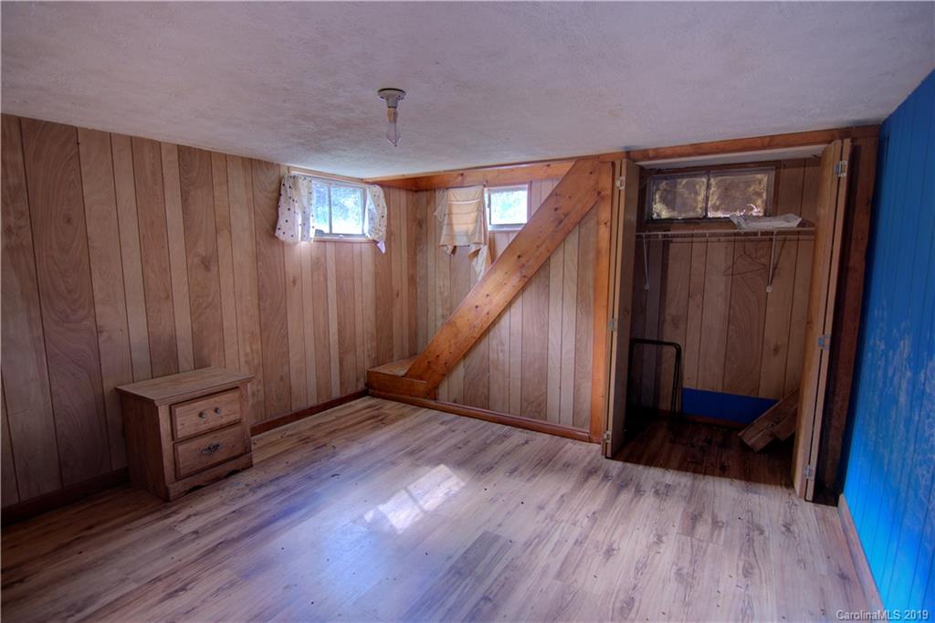 112 Rabbit Hop Road Spruce Pine, NC 28777 - Photo 12 of 15 Gallery Image 12