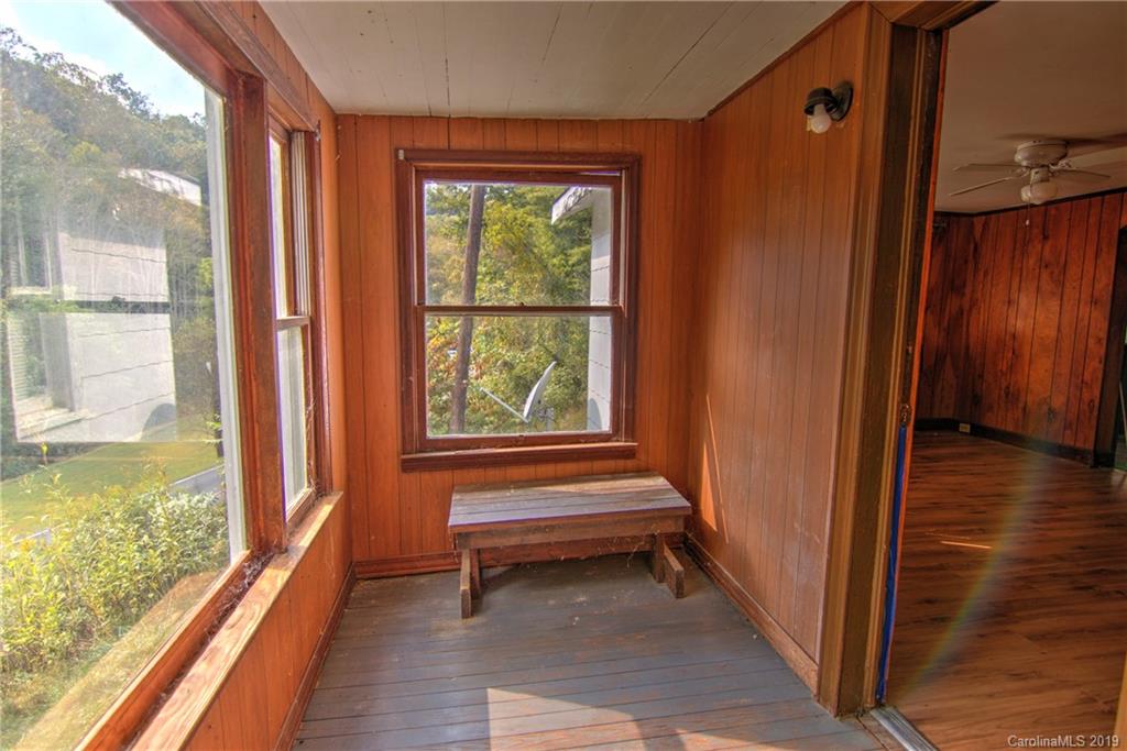 112 Rabbit Hop Road Spruce Pine, NC 28777 - Photo 4 of 15 Gallery Image 4