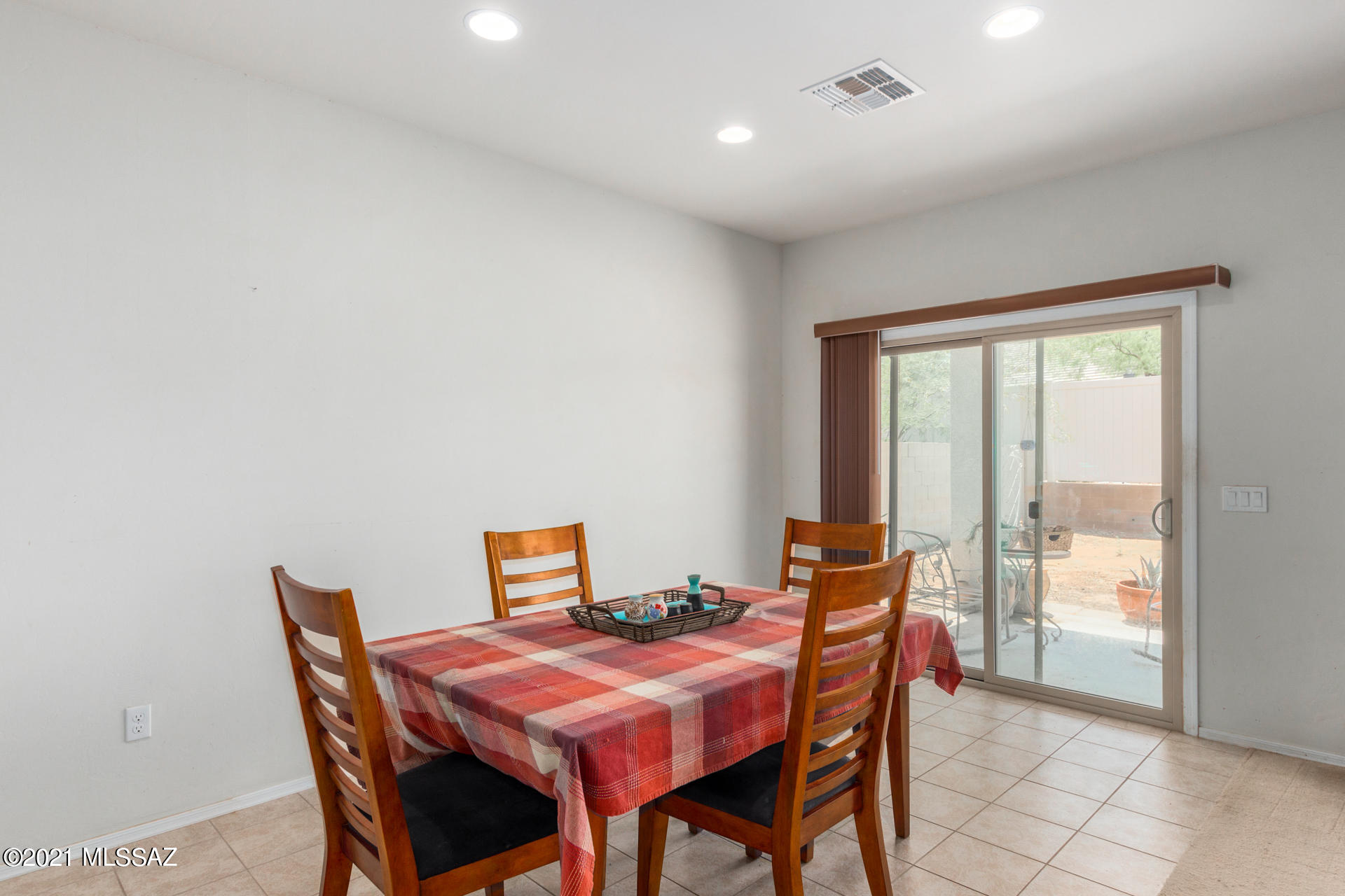 21657 East Founders Road Red Rock, AZ 85145 - Photo 7 of 26