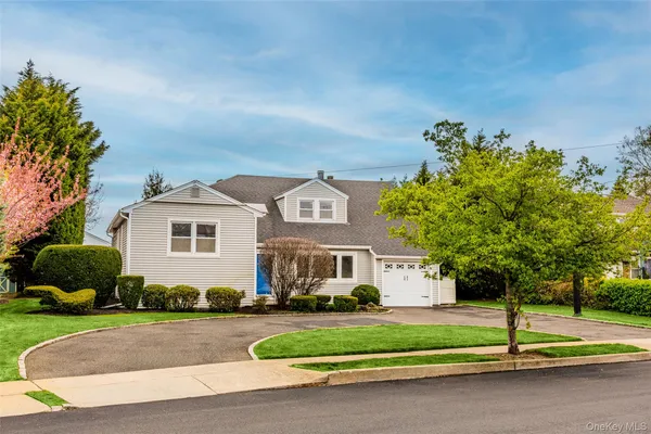 $1,195,000 | 1970 Brook Park Drive, Merrick, NY 11566