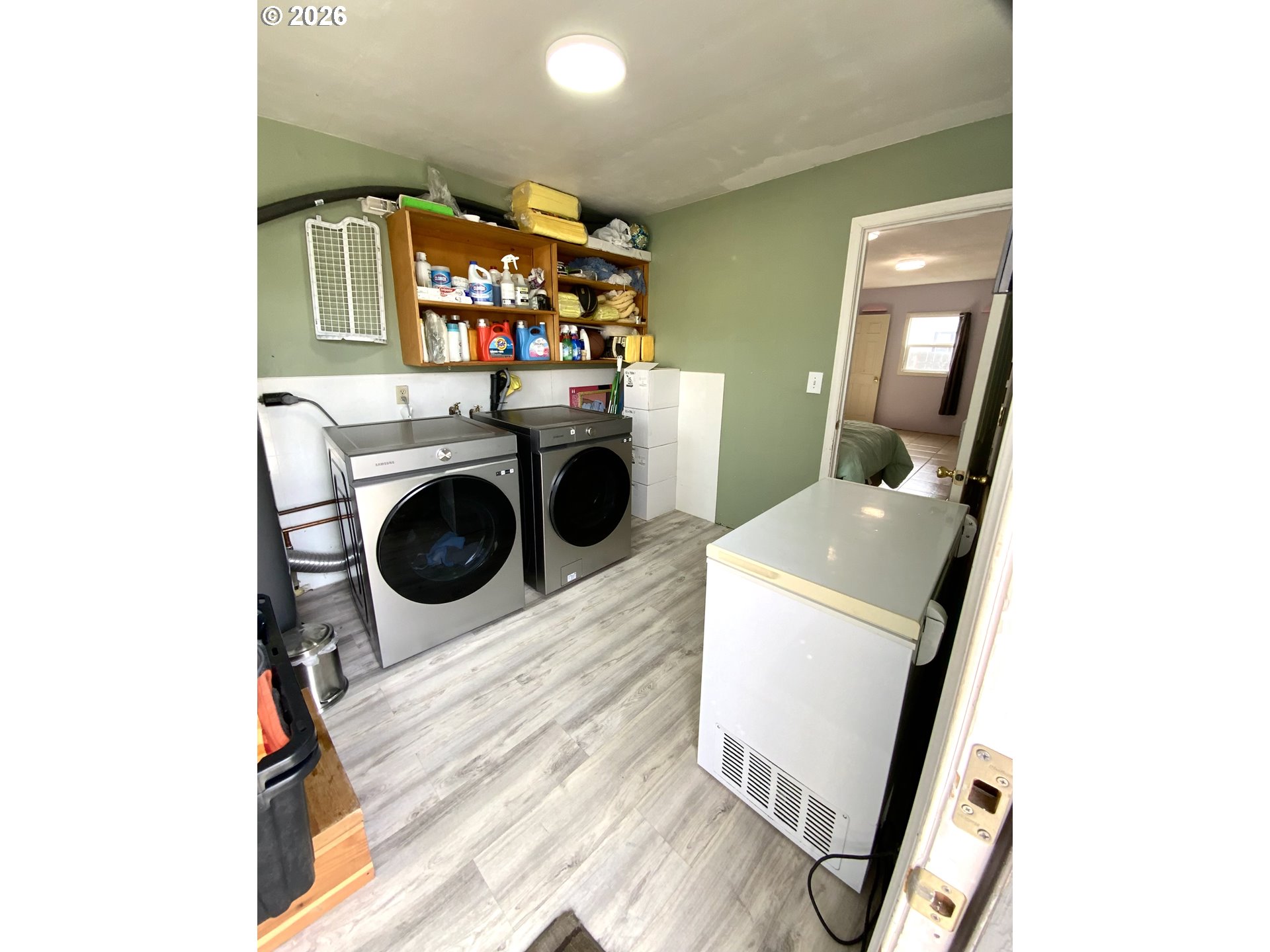400 West 6th Street The Dalles, OR 97058 - Photo 28 of 28 a utility room with dryer and washer