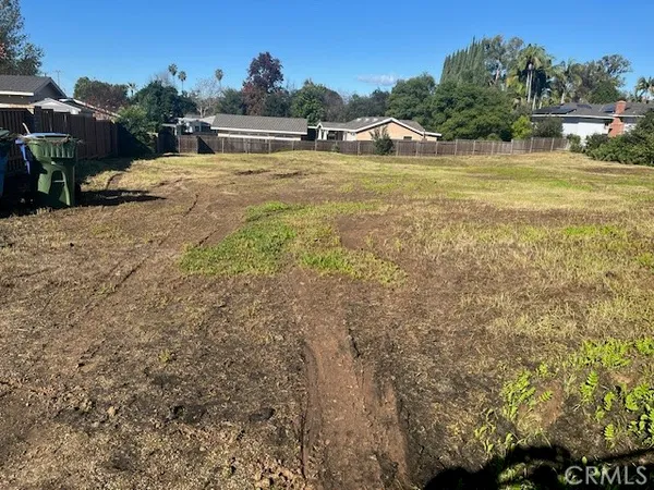 a view of house with outdoor space