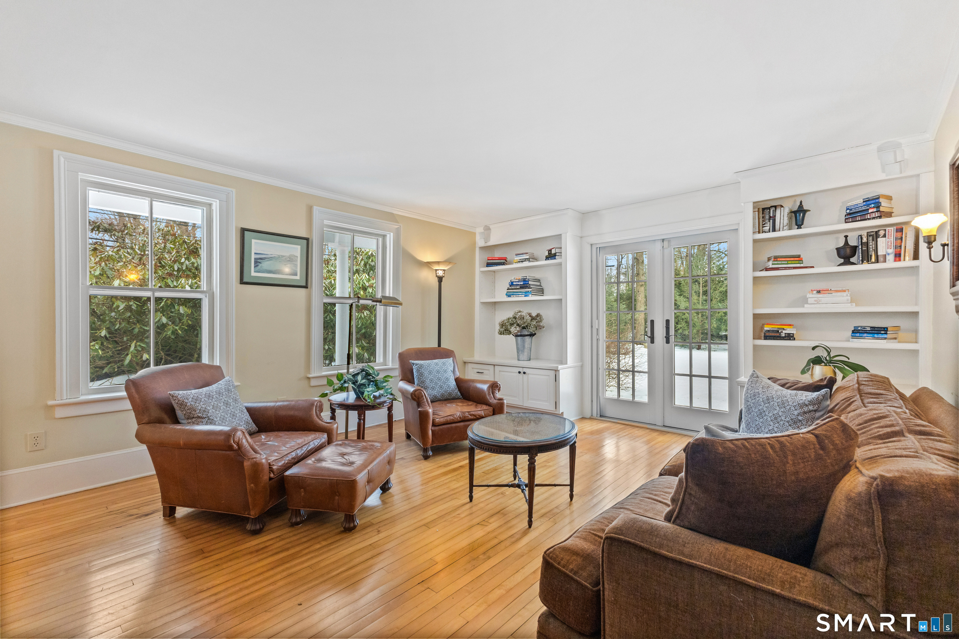 422 Scofieldtown Road Stamford, CT 06903 - Photo 18 of 38 a living room with furniture and a large window