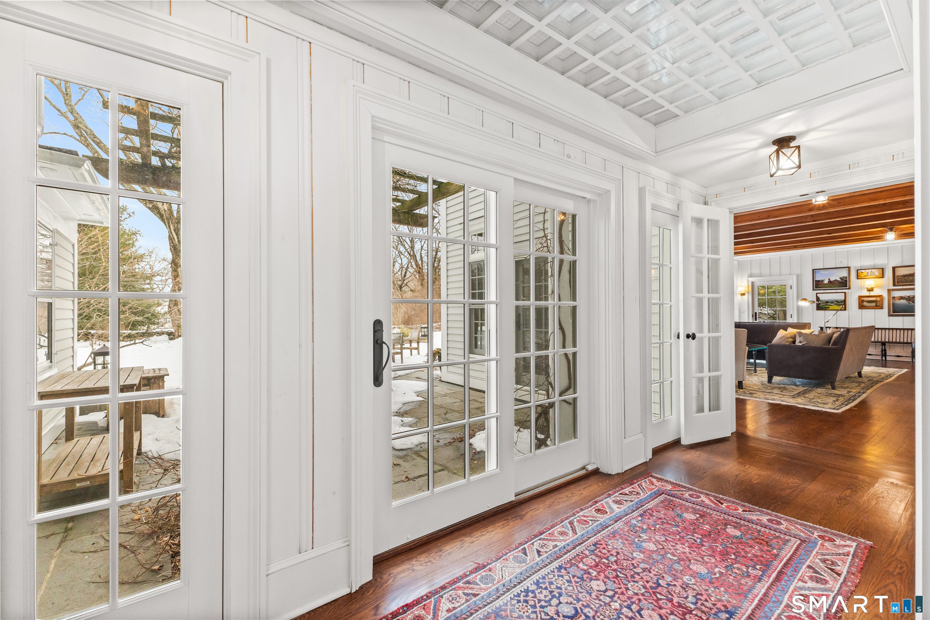 422 Scofieldtown Road Stamford, CT 06903 - Photo 20 of 38 a living room with furniture and a window