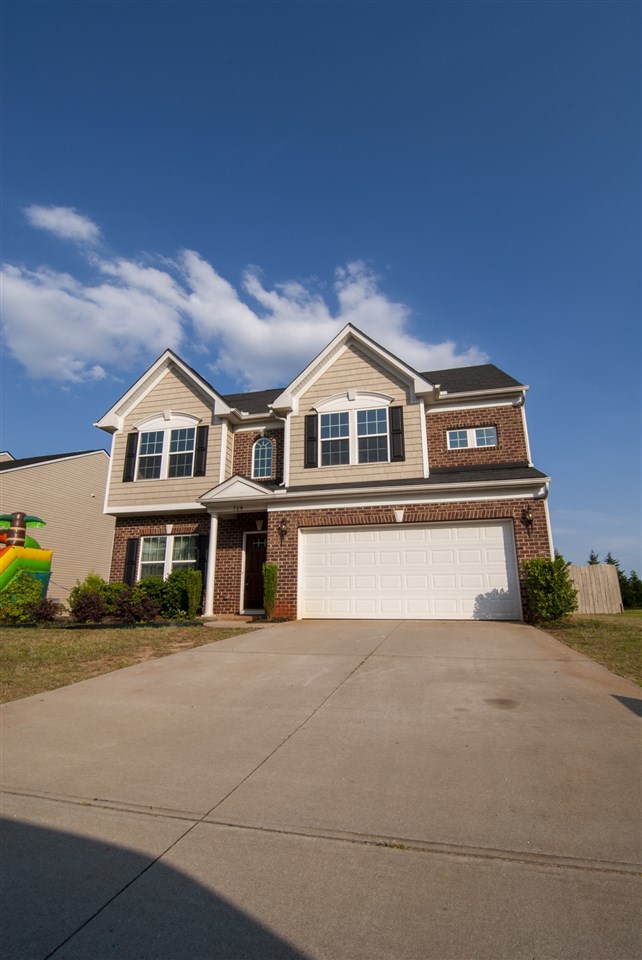 729 Ethridge Point Boiling Springs, SC 29316 - Photo 1 of 22 Gallery Image 1