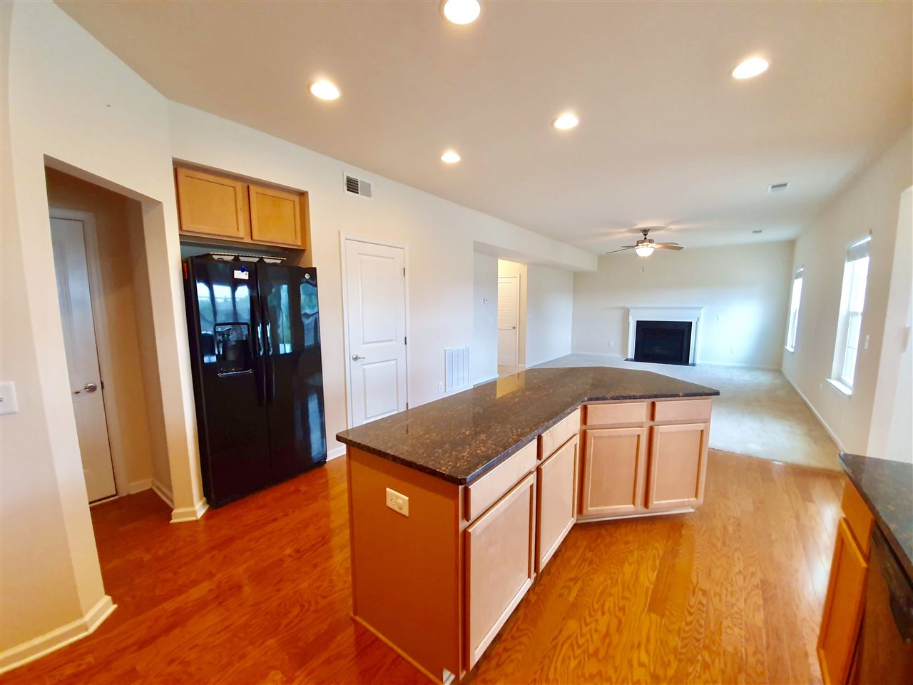 729 Ethridge Point Boiling Springs, SC 29316 - Photo 6 of 22 Kitchen