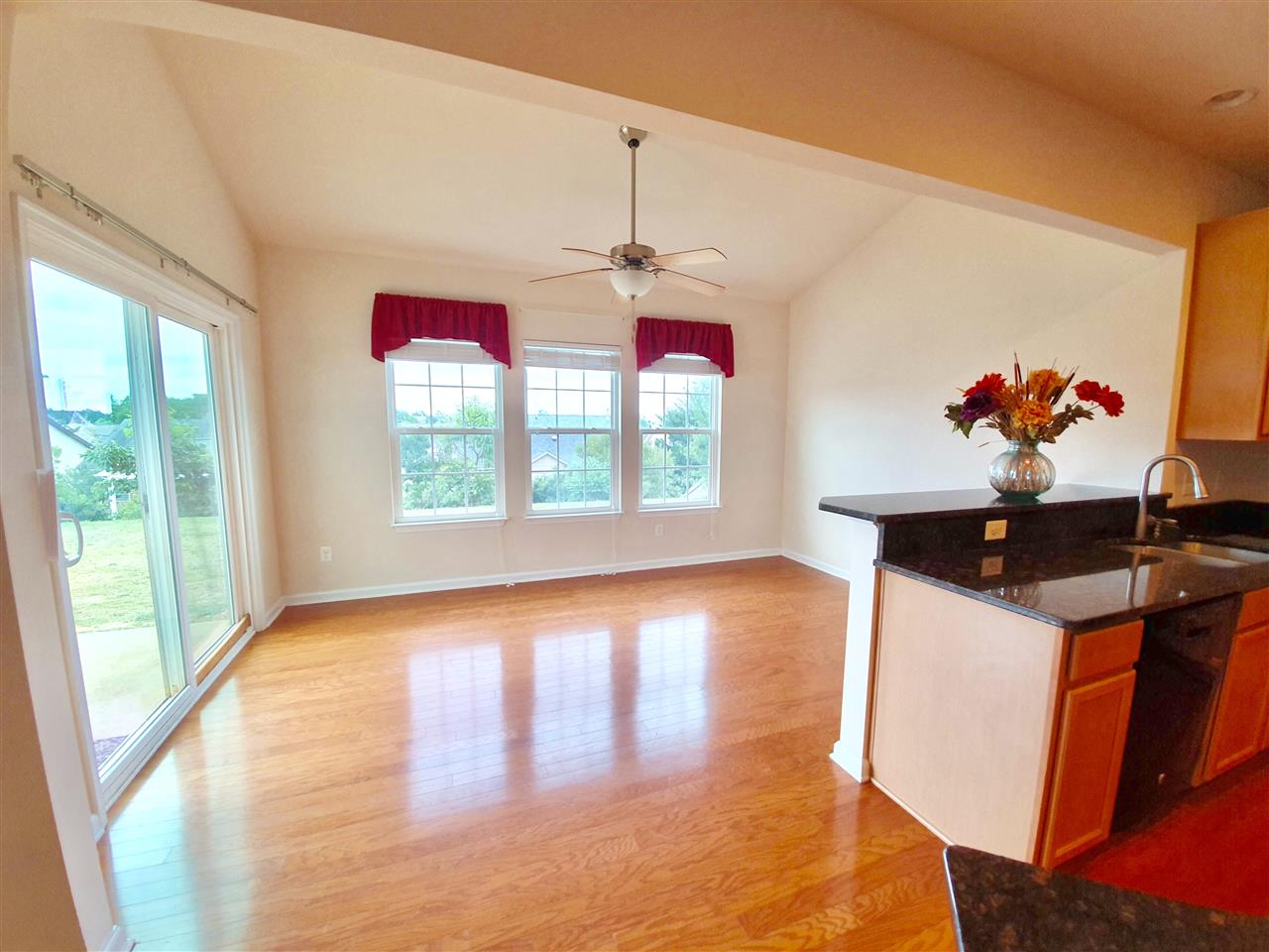 729 Ethridge Point Boiling Springs, SC 29316 - Photo 7 of 22 Dining Room