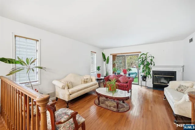 $400,000 | 5 Mountain Ridge Road, Unit UC1, Bloomingdale, NJ 07403