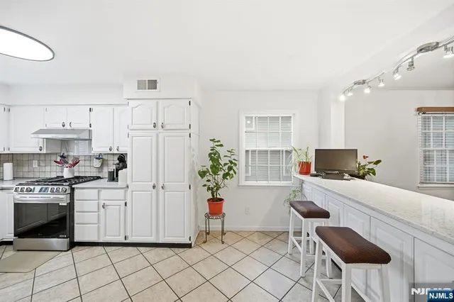 $400,000 | 5 Mountain Ridge Road, Unit UC1, Bloomingdale, NJ 07403