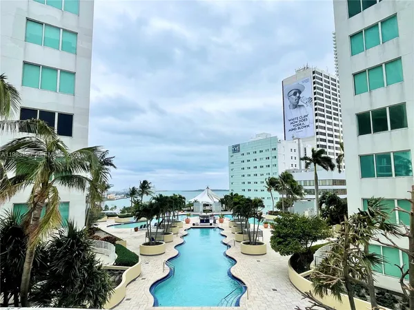 $3,000 | 253 Northeast 2nd Street, Unit 2506, Miami, FL 33132