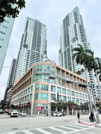 $3,000 | 253 Northeast 2nd Street, Unit 2506, Miami, FL 33132